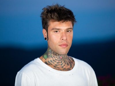 Milano, Fedez imputato per lesioni dopo una lite con il vicino di casa