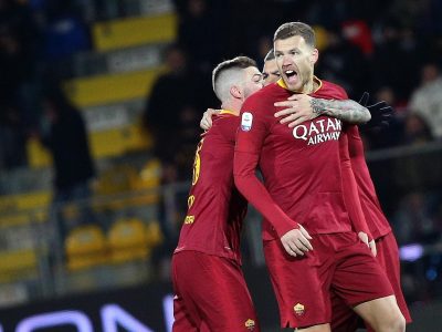 Giostra di gol allo Stirpe. La Roma vince in zona Cesarini