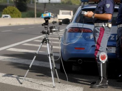 Cassazione: se l’autovelox è poco visibile, la multa si può contestare