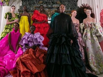 Valentino: sfila all’hotel Des Invalides la moda di Piccioli