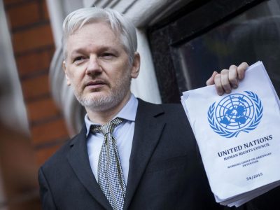 Julian Assange, la procura svedese archivia l’indagine per stupro