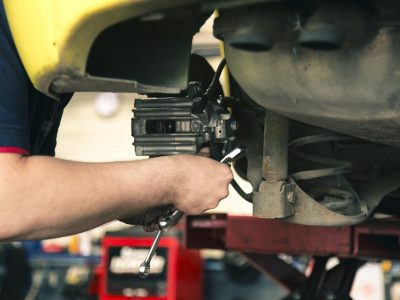 I consigli su come riparare la propria auto da solo