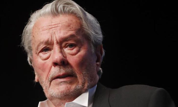 Alain Delon colpito da ictus, ora si "riposa" in una clinica svizzera