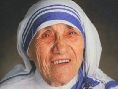 Nasceva oltre 100 anni fa Madre Teresa di Calcutta