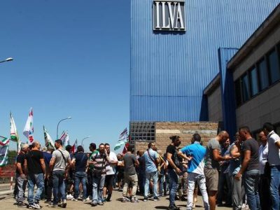 Ex Ilva: AncelorMittal si ritira, per i sindacati è una bomba sociale