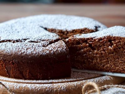 Torta di castagne, un dolce tipico della stagione fredda