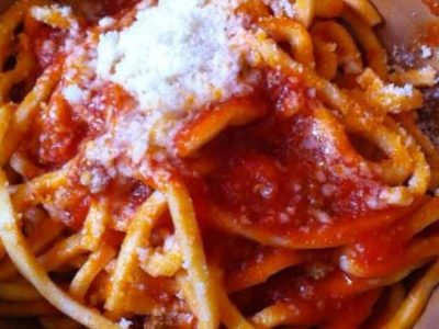 I manfricoli, la tipica pasta umbra condita con sughi  saporiti