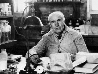 29 dicembre: Thomas Edison nel 1891 brevetta la radio