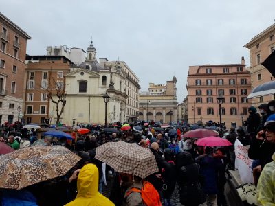 IO APRO, Roma blindata, ma nessuno li ferma: manifestare é un diritto