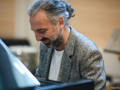 Stefano Bollani presenta le sue “Piano Variations on Jesus Christ Superstar”