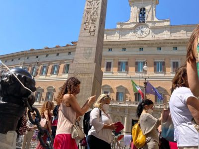 Lavoro, diritti delle donne: le note sono dolenti