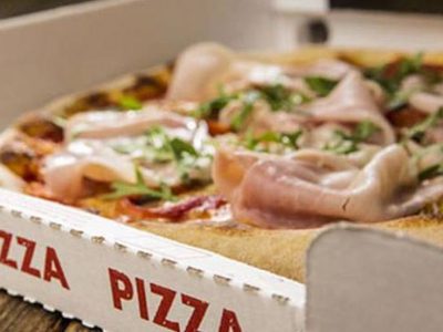 Cocaina nei cartoni della pizza, arrestato pizzaiolo a Milano