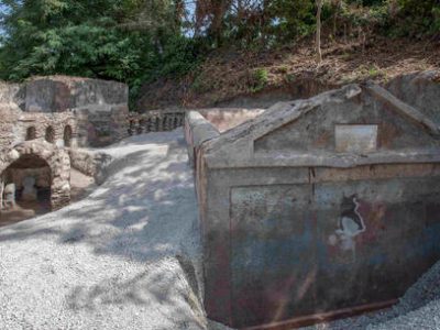 Pompei scoperta tomba misteriosa e unica