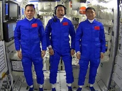 Toccano terra i primi astronauti cinesi della stazione spaziale