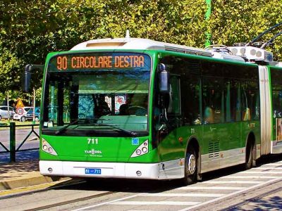 Milano: brutto incidente tra filobus e un’auto, 22 i feriti