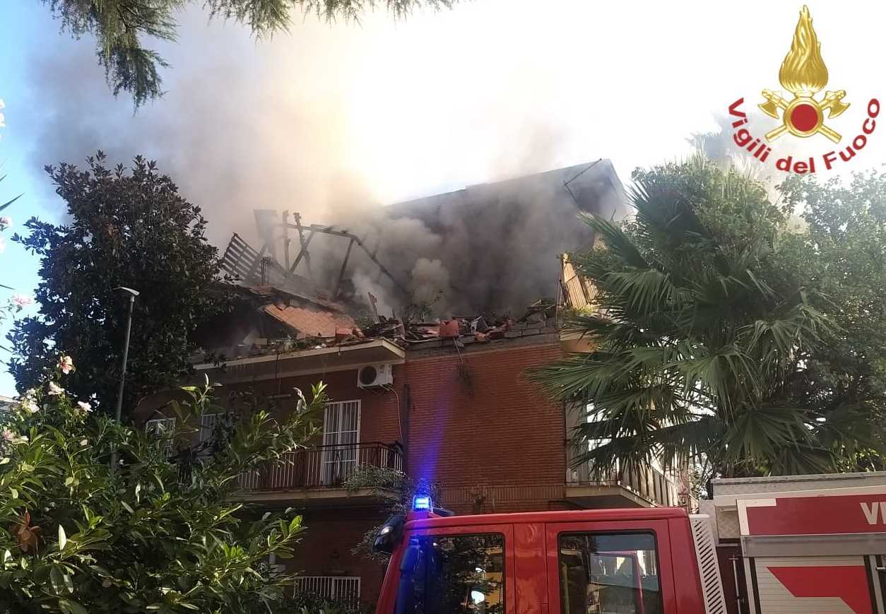 Roma, Esplosione In Una Palazzina Di Tor Bella Monaca: Tre I Feriti