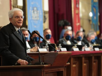 Mattarella: “Fermare subito la guerra, sosteniamo chi resiste”