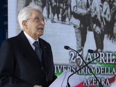 25 aprile, Mattarella dedica “Bella ciao” all’Ucraina. A Milano Letta contestato