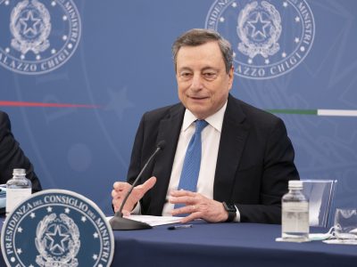 Draghi presenta decreto aiuti: bonus da 200 euro per 28 milioni di italiani