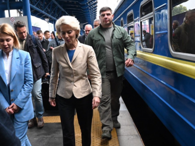 Von der Leyen in visita a Kiev: “Qui per avvicinare i nostri popoli”